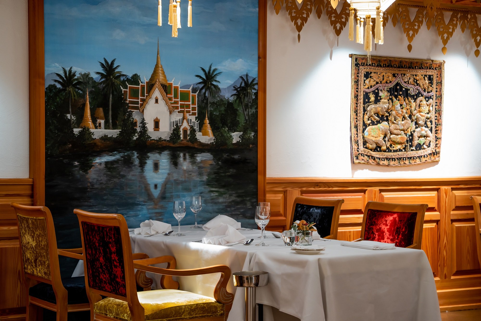 Thai Restaurant in Arosa Lenzerheide gedeckter Tisch im Asiatischen Restaurant